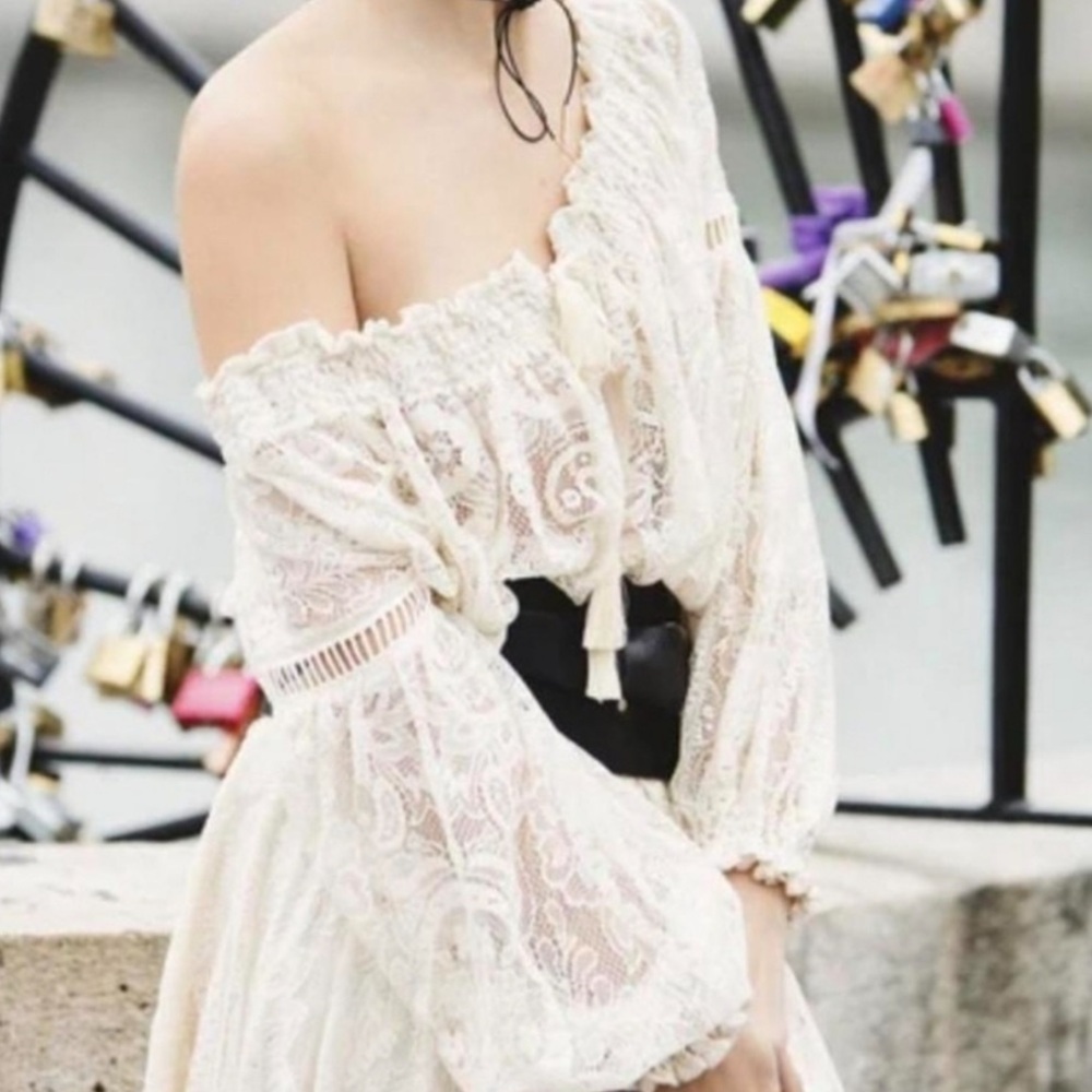 Spell  Vintage Rhiannon Cream Off-Shoulder Lace Blouse S/M